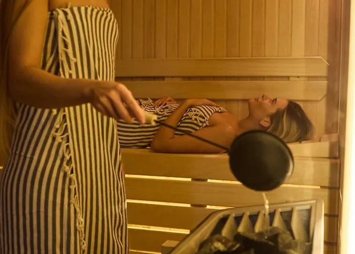 Metropolitan Hotel 5*