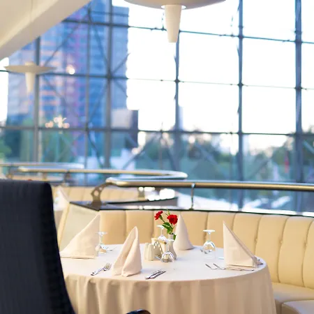 Metropolitan Hotel 5*