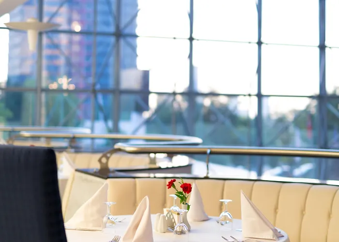 Metropolitan Hotel 5*