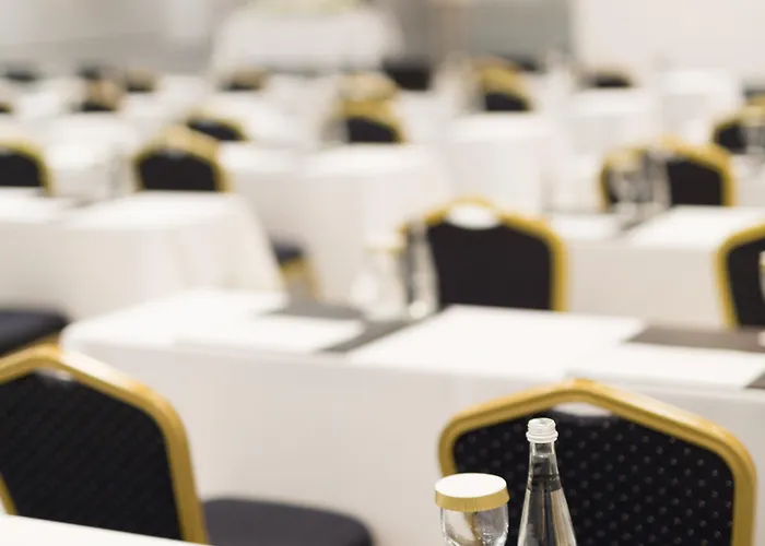 Metropolitan Hotel 5*